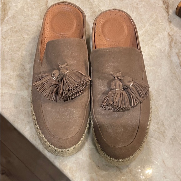gentle souls Shoes - Gentle Souls Women's Rory Espadrille Tassel Slip-On Shoes